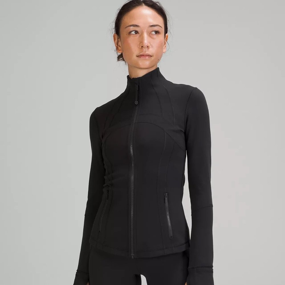 NWT Lululemon Black Define Luon Size 6
